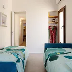 Guesthost - Pam's Seaview Апартаменты *