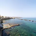 Guesthost - Pam's Seaview Апартаменты *
