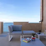 Guesthost - Pam's Seaview *